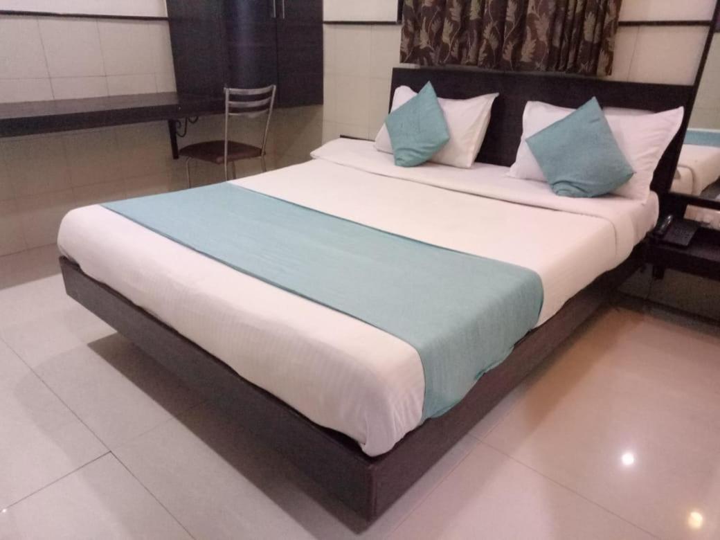 Hotel Sharda Mumbai Ngoại thất bức ảnh
