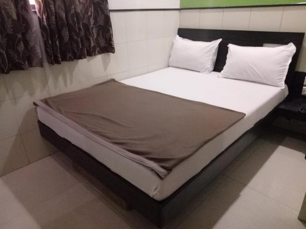 Hotel Sharda Mumbai Ngoại thất bức ảnh